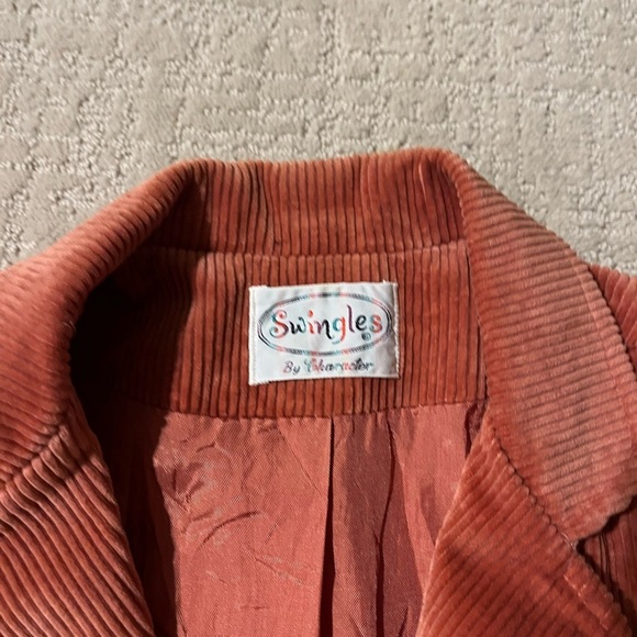 Vintage Women's Corduroy Blazer in salmon pink. Fits size Small - Picture 2 of 4